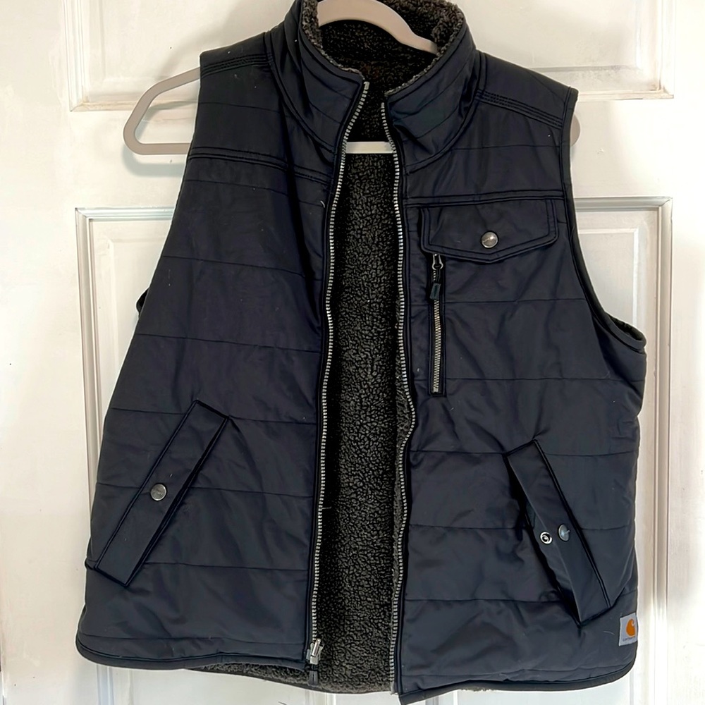 Carhartt women’s medium reversible black vest.
